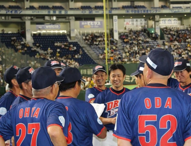 試合前に円陣を組むドリーム・ヒーローズ撮影：浜田哲男