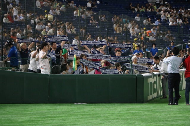 桑田がショート？侍ジャパン稲葉監督がピッチャー？…珍采配続出のサントリードリームマッチ撮影：山本有莉