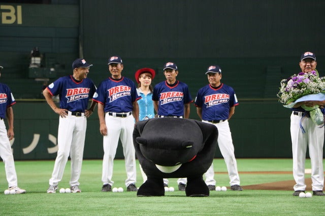 桑田がショート？侍ジャパン稲葉監督がピッチャー？…珍采配続出のサントリードリームマッチ撮影：山本有莉