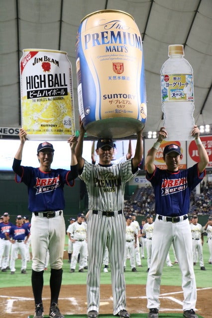 桑田がショート？侍ジャパン稲葉監督がピッチャー？…珍采配続出のサントリードリームマッチ撮影：山本有莉