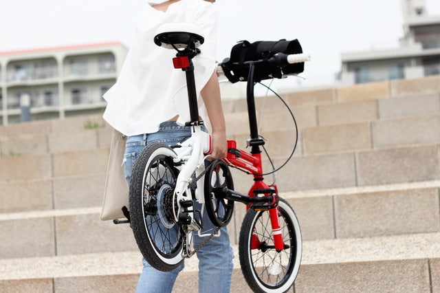 コンパクトな16インチ折りたたみ自転車「アーバンフラミンゴ」発売