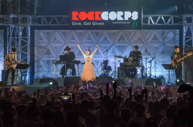 『RockCorps supported by JT 2017 セレブレーション』で熱唱する高橋みなみ（2017年9月2日）撮影：五味渕秀行