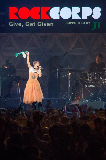 『RockCorps supported by JT 2017 セレブレーション』で熱唱する高橋みなみ（2017年9月2日）撮影：五味渕秀行