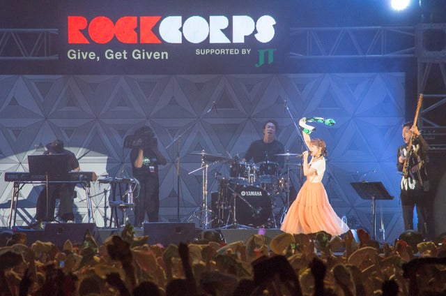 『RockCorps supported by JT 2017 セレブレーション』で熱唱する高橋みなみ（2017年9月2日）撮影：五味渕秀行