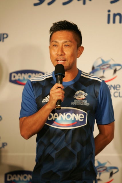 「ダノンネーションズカップ2018 in JAPAN」大会アンバサダーの前園真聖撮影＝山口和幸