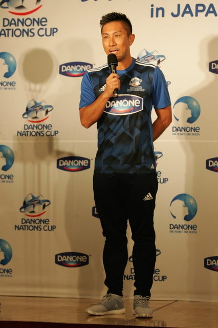 「ダノンネーションズカップ2018 in JAPAN」大会アンバサダーの前園真聖撮影＝山口和幸