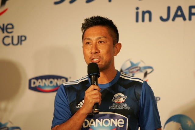 「ダノンネーションズカップ2018 in JAPAN」大会アンバサダーの前園真聖撮影＝山口和幸