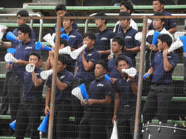 帝京大応援スタンド撮影:手束仁