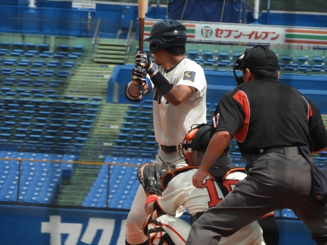 東洋大と日本大の開幕試合手束仁