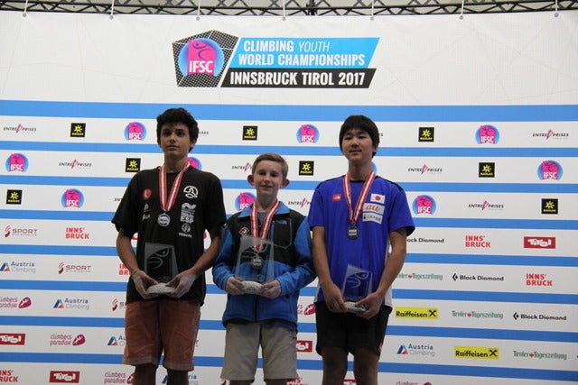スポーツクライミング世界ユース選手権男子リード（ユースB）で西田秀聖（右）が3位表彰台を獲得（2017年9月7日）画像提供：日本山岳・スポーツクライミング協会