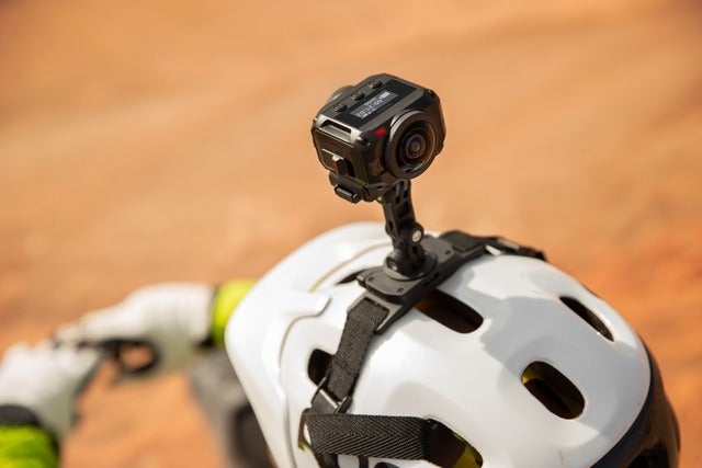 撮影者の生体データを可視化する360度アクションカメラ 「VIRB 360」発売…ガーミン