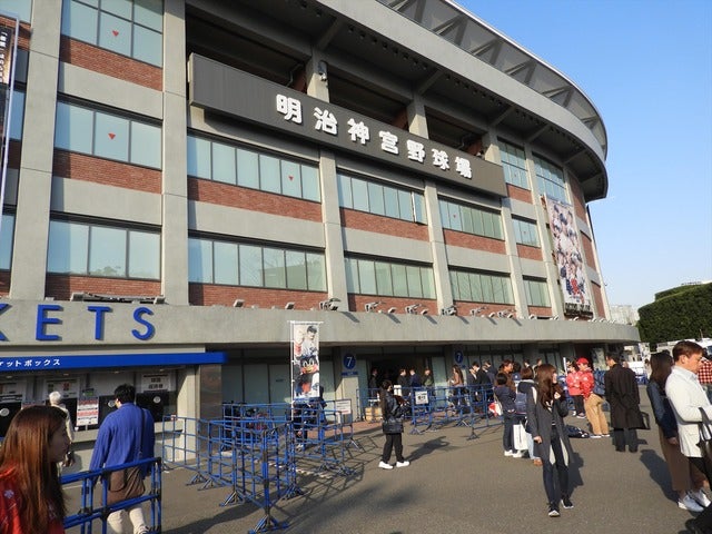 明治外苑球場外観撮影：手束仁