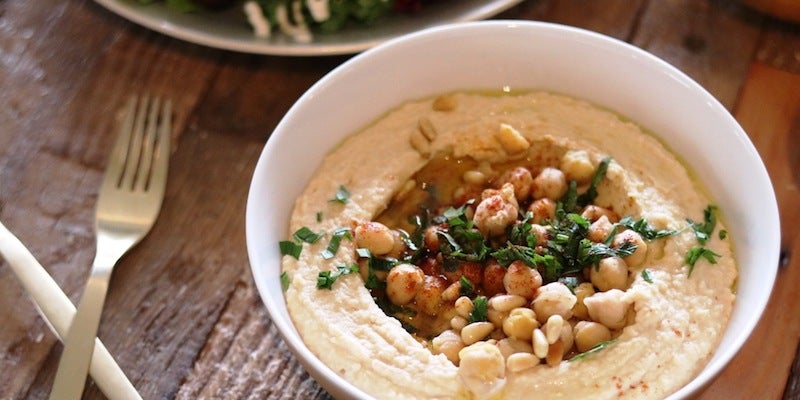 あの食材にも合う！スーパーフード「フムス」のレシピ&アレンジを解説