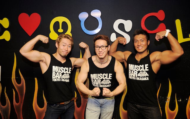 「マッスルバー赤坂」のマッチョ店員に、プロテインのオススメの飲み方を聞いてきた