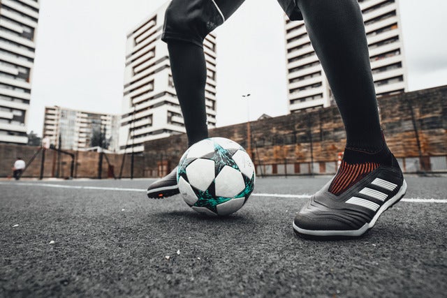 アディダス、最新テクノロジーで進化した「プレデター 18」先行発売