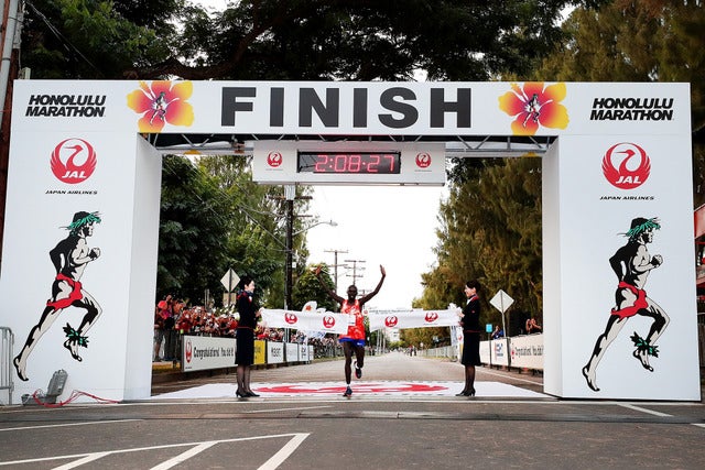 浅田真央、綾小路翔がホノルルマラソン完走Getty Images for HONOLULU MARATHON