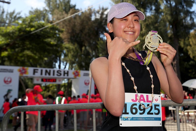 浅田真央、綾小路翔がホノルルマラソン完走Getty Images for HONOLULU MARATHON