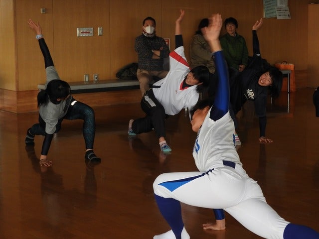 秀明八千代の女子野球部も参加撮影：手束仁