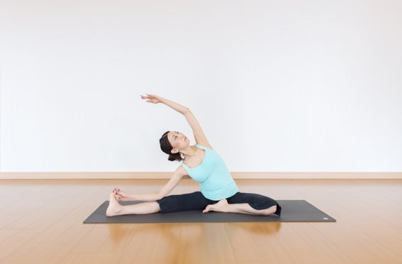 【ヨガの基本ポーズ30 #5】便秘に効果的な5ポーズ