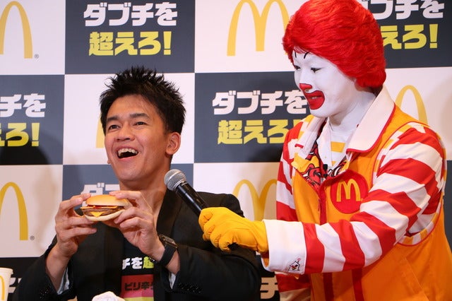 マクドナルド「ダブチを超えろ!」キャンペーン発表会に登壇した武井壮(2018年1月5日)撮影:山本有莉