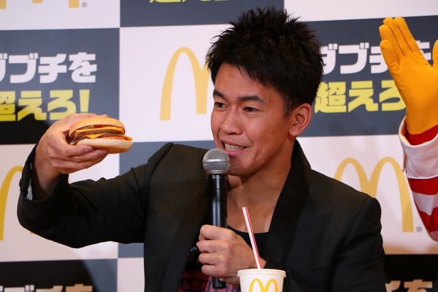 マクドナルド「ダブチを超えろ!」キャンペーン発表会に登壇した武井壮(2018年1月5日)撮影:山本有莉