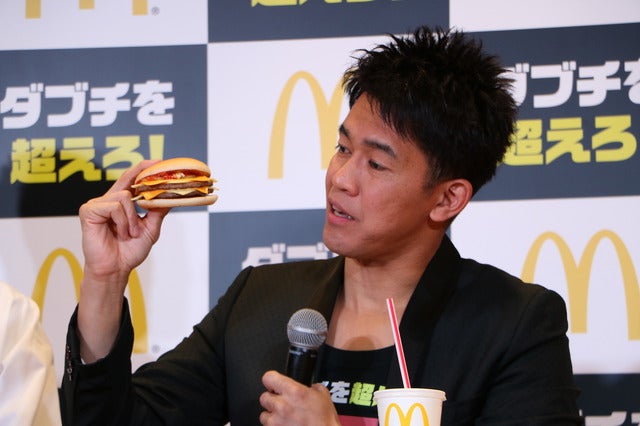 マクドナルド「ダブチを超えろ!」キャンペーン発表会に登壇した武井壮(2018年1月5日)撮影:山本有莉