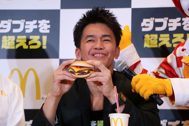 マクドナルドの『ダブチを超えろ！』キャンペーン発表会に登壇した武井壮（2018年1月5日）撮影：山本有莉
