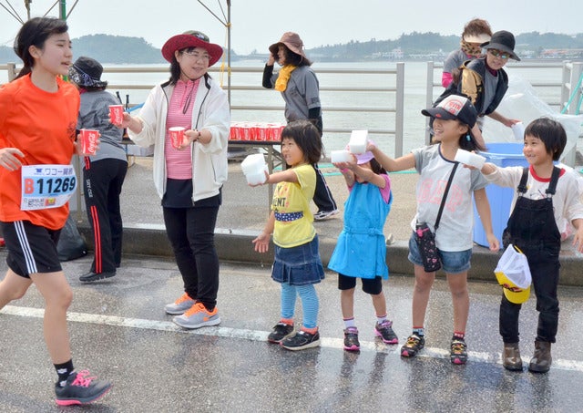 沖縄の海中道路を走る「あやはし海中ロードレース大会」4月開催