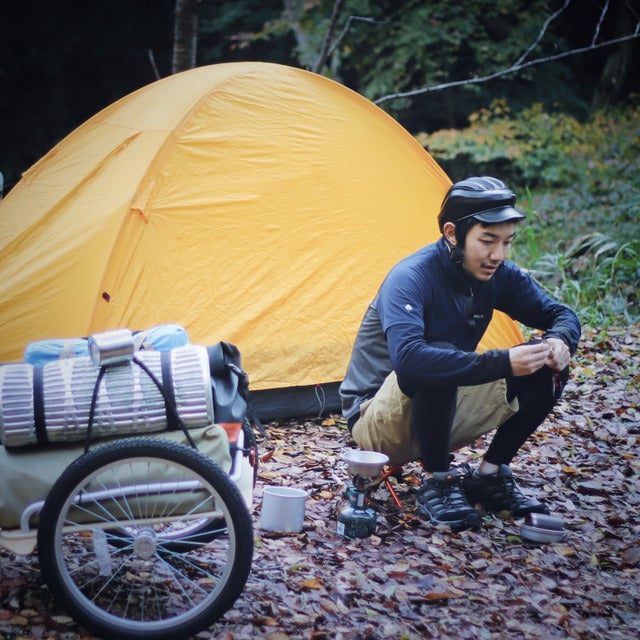 普段着に合わせやすいベーシックな自転車用カスク発売