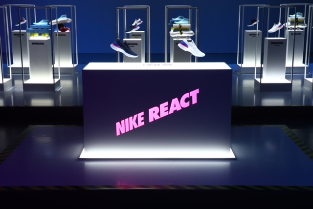 ナイキ エピック リアクト フライニットナイキ公式より引用