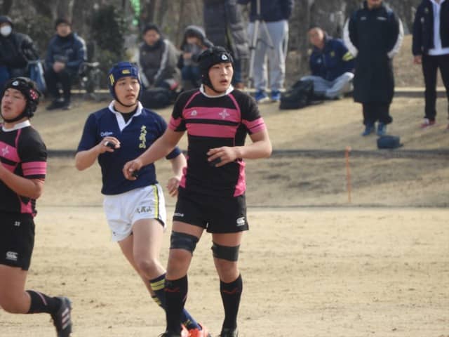 佐野日大（桜色・黒）が國學院久我山を下す殊勲撮影：手束仁