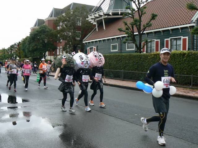 から揚げを食べながら走るランイベント「チキチキ！から揚げRUN」3月開催