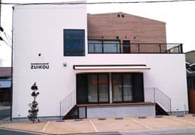 アウトドア設備を融合したシェアハウス、名古屋に竣工…ボルダリングや雲梯を設置