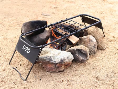 バーナースタンド、テーブル一体型のアウトドア用キッチン発売