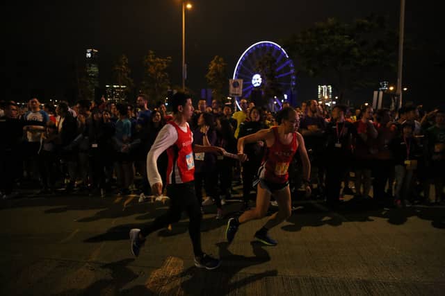 企業単位で参加するランイベント「ブルームバーグ スクエア・マイル・リレー 東京」5月開催