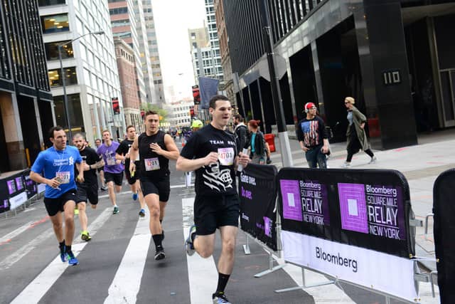 企業単位で参加するランイベント「ブルームバーグ スクエア・マイル・リレー 東京」5月開催