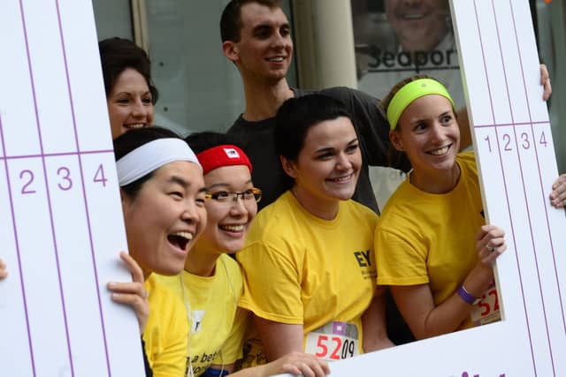 企業単位で参加するランイベント「ブルームバーグ スクエア・マイル・リレー 東京」5月開催