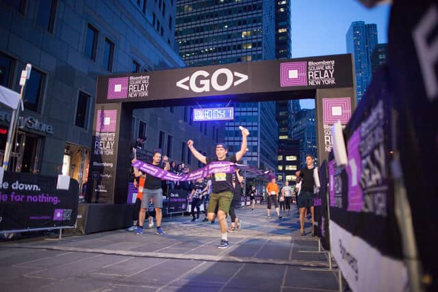 企業単位で参加するランイベント「ブルームバーグ スクエア・マイル・リレー 東京」5月開催
