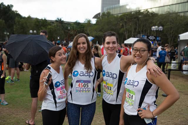 企業単位で参加するランイベント「ブルームバーグ スクエア・マイル・リレー 東京」5月開催