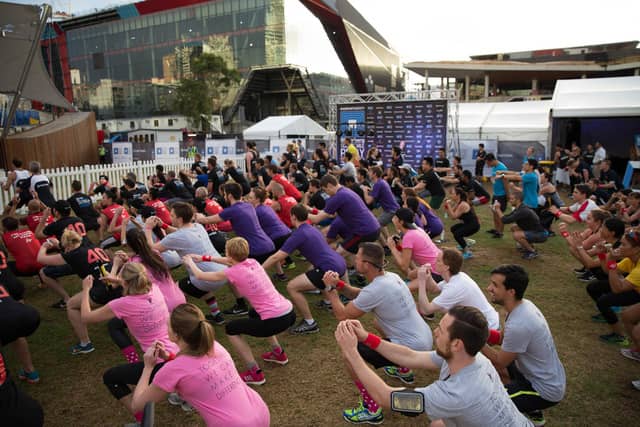 企業単位で参加するランイベント「ブルームバーグ スクエア・マイル・リレー 東京」5月開催