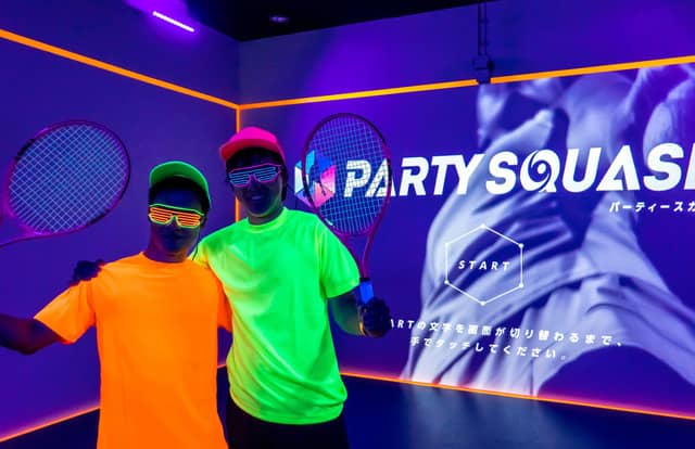 スカッシュをデジタルテクノロジーで拡張した「パーティスカッシュ」が大阪に登場