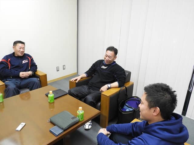 それぞれの思いを語り合う撮影：手束仁