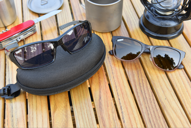 アウトドア専門誌とレンズメーカーがコラボ！アウトドア専用サングラス発売