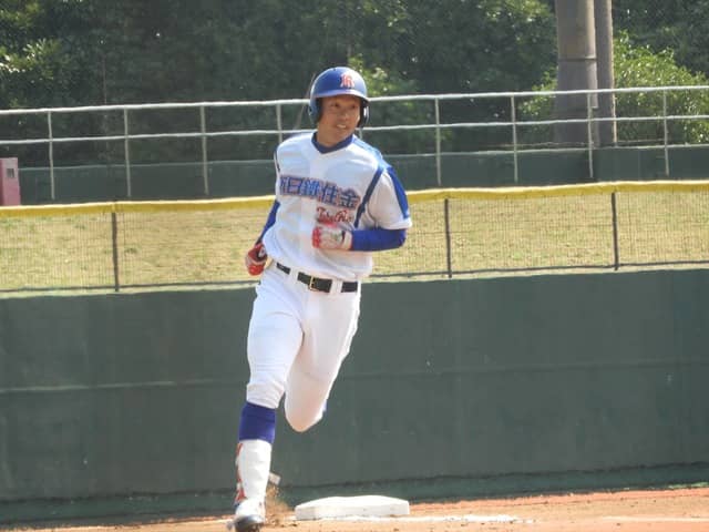 代打本塁打した吉村渉(久居→中京大)撮影:手束仁