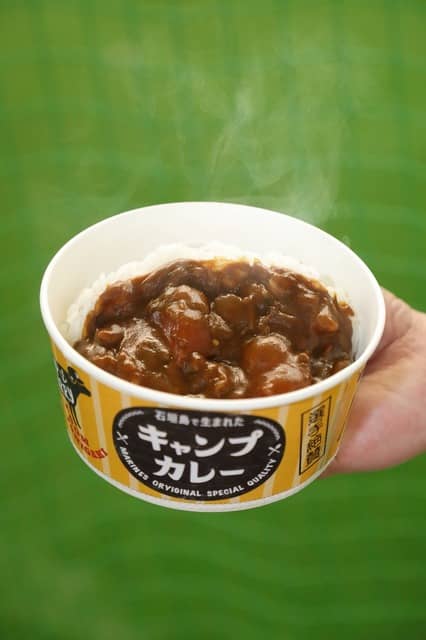 ZOZOマリンスタジアムに新グルメ「石垣島で生まれたソーキ出汁のキャンプカレー」登場