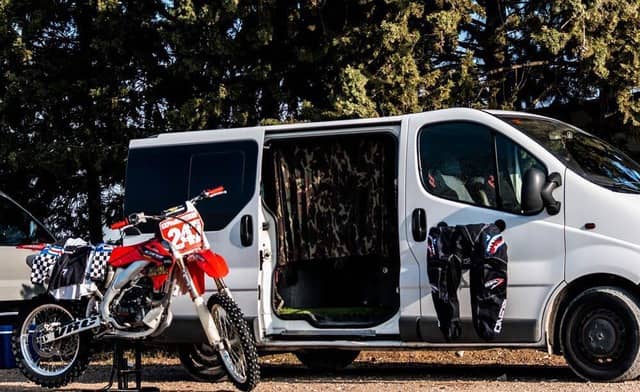 スペイン生まれのウォータースポーツ向けハンガー「goDry Hanger」日本上陸