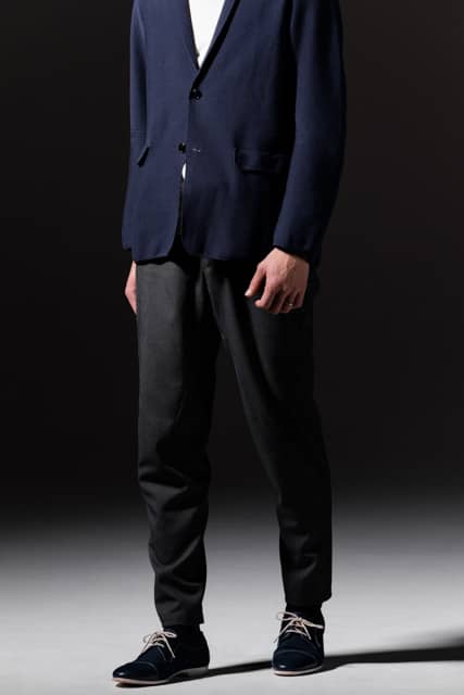 サッカーができるほどアクティブなビジネスウェア「Umditional Pants」販売開始