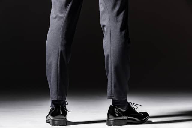 サッカーができるほどアクティブなビジネスウェア「Umditional Pants」販売開始