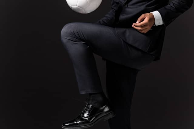 サッカーができるほどアクティブなビジネスウェア「Umditional Pants」販売開始