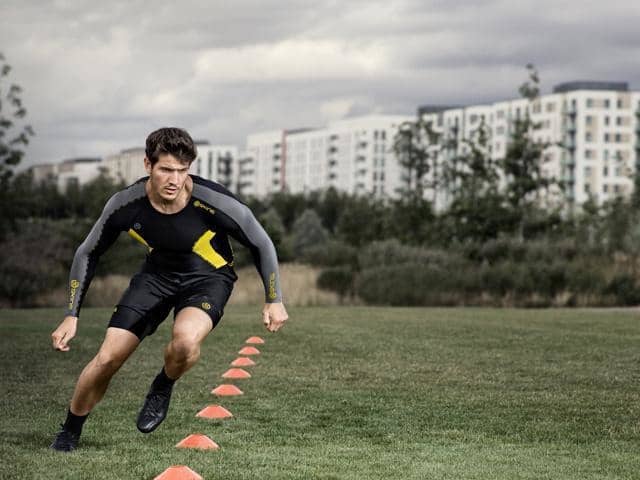 大谷翔平の要望を反映した腕専用の機能性インナー「SKINSワンスリーブ」販売